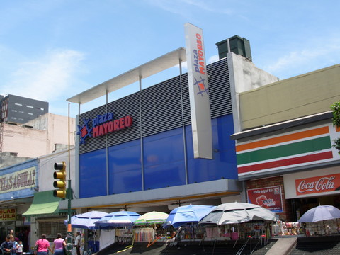 Plaza Mayoreo Padre Mier — imagen 3